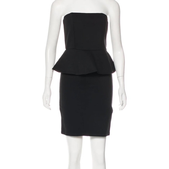 Alice + Olivia Dresses & Skirts - ALICE + OLIVIA
Strapless Peplum Mini Dress
Size: M | US 8